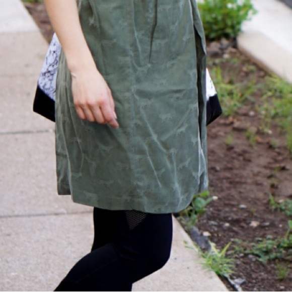 [L] Titika Active Couture Jungle Cat Print Dark Olive Relaxed Fit Midi Dress - Picture 10 of 10
